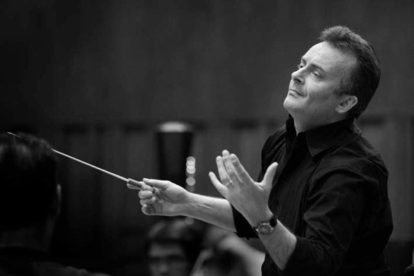 Robin O'Neill, conductor photo by Vladimir Miloradovic
